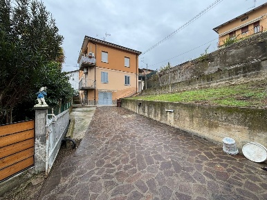 Foto Appartamento in Via Marco Aurelio 316, Vignola Centro di 90 m²