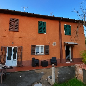 Foto Villa bifamiliare in Via Cisa Trav . 4 13, Sarzana di 95 m² in affitto