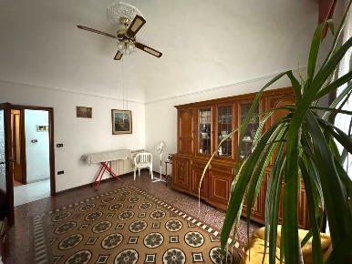 Foto Appartamento in Via Giulio Braga, Vaiano Centro di 100 m² con 4 locali