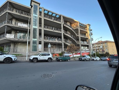 Foto Locale commerciale in Via D'acquisto Salvo 38, Caltanissetta Centro