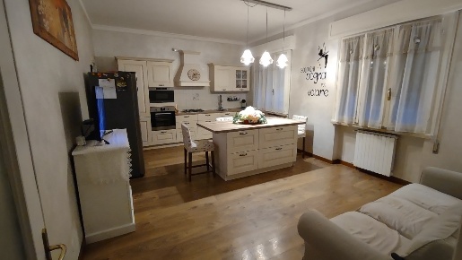 Foto Villa bifamiliare in Via Martiri di Belfiore 19, Rovigo Tassina