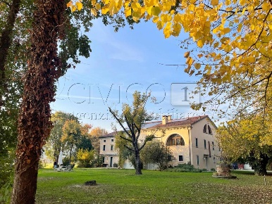 Foto Rustico in Via Cà Storta  1, Longare di 607 m² con 22 locali