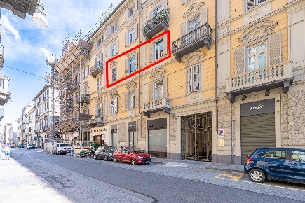 Foto Appartamento in Via Maria Vittoria, Torino Via Roma di 100 m²