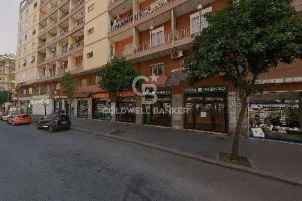 Foto Locale commerciale in Via Tiburtina, Roma Casal Bruciato di 640 m²