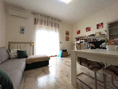 Foto Appartamento in viale Vincenzo De Filippis, Catanzaro di 80 m²