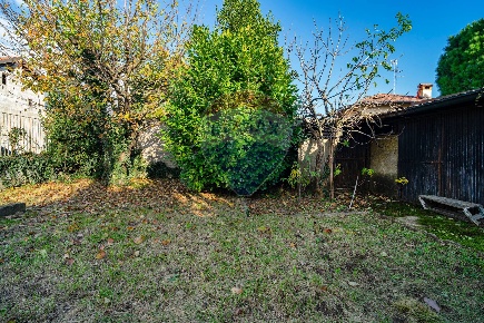 Foto Terreno residenziale in via Puglie, Parabiago di 308 m² in vendita