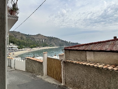 Foto Casa indipendente in Via Raffaele Grillone, Stalettì Caminia di 55 m²