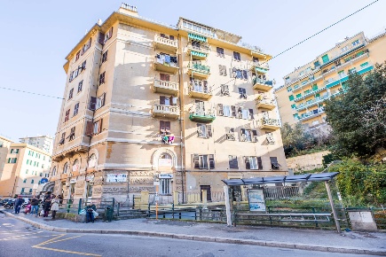 Foto Appartamento in Via Fereggiano, Genova Marassi di 70 m² con 5 locali