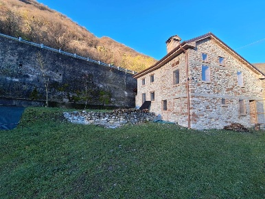Foto Rustico a Pederobba Centro di 120 m² con 3 locali in vendita