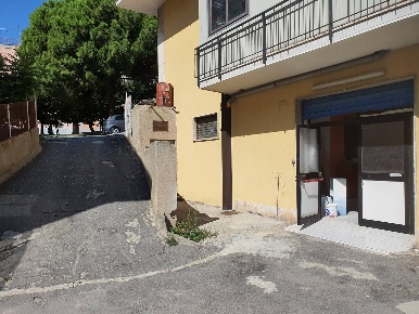 Foto Ufficio in viale dei Bizantini, Catanzaro Sala di 250 m² con 2 locali