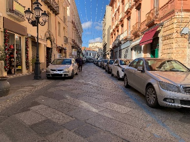 Foto Negozio in Corso Giuseppe Mazzini, Catanzaro Centro Storico di 175 m²
