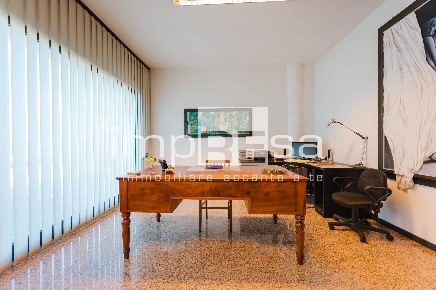 Foto Negozio in via delle alpi istrana, Istrana Centro di 100 m² in vendita