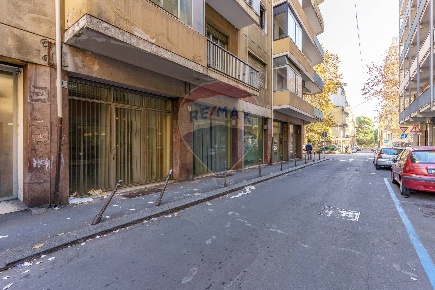 Foto Locale commerciale in Via Dottor Consoli, Catania di 62 m² in vendita