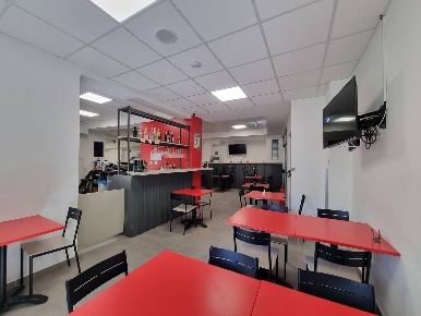 Foto Attività commerciale in via Alcide De Gasperi, Catanzaro San Leonardo