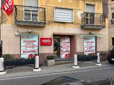 Foto Negozio in via Progresso, Catanzaro Catanzaro Lido di 110 m²