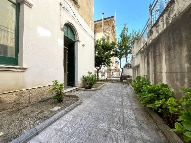 Foto Ufficio in via Milano, Catanzaro San Leonardo di 80 m² con 3 locali