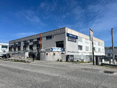 Foto Negozio in viale Lucrezia della Valle, Catanzaro Santa Maria di 315 m²