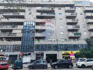 Foto Ufficio in Via Dei Cantieri, Palermo Montepellegrino di 119 m²