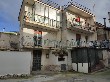 Foto Case semi ndipendenti in via marconi, Sirignano di 140 m² con 5 locali