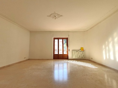 Foto Appartamento in viale dei Normanni, Catanzaro Centro Storico di 185 m²