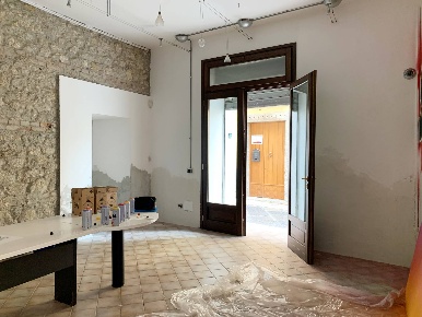 Foto Negozio in via Santa Maria del Mezzogiorno, Catanzaro Centro Storico