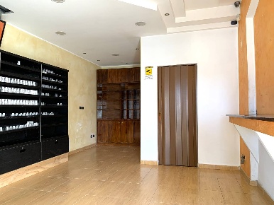 Foto Negozio in viale dei Bizantini, Catanzaro Sala di 35 m² con 1 locali