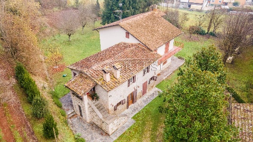 Foto Villa bifamiliare in Via Trento, Città di Castello di 220 m²