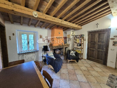 Foto Villa bifamiliare in Via Trento, Città di Castello di 220 m²