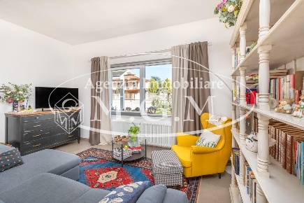 Foto Casa indipendente a Bientina Quattro Strade di 267 m² con 12 locali