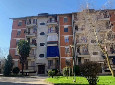 Foto Appartamento a Limbiate Centro di 135 m² con 5 locali in vendita
