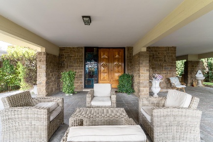 Foto Villa unifamiliare a Vinci Spicchio-sovigliana di 350 m² con 10 locali