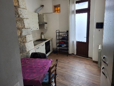 Foto Appartamento a Carrara Centro di 50 m² con 3 locali in affitto