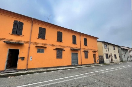 Foto Appartamento a Cozzo Celpenchio di 349 m² con 6 locali in vendita