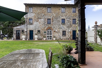 Foto Rustico in Via dei Ciardi 27, Camaiore Capezzano Pianore di 252 m²