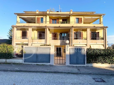 Foto Appartamento in Via CREDARO 13, Perugia Collestrada di 70 m²