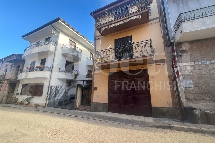 Foto Casa indipendente in delle acacie, Calvi Risorta di 128 m² in vendita