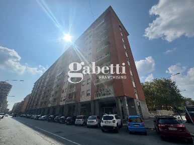Foto Appartamento in Piazza MONTANARI 160, Torino Santa Rita di 190 m²