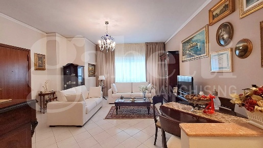 Foto Appartamento in Carlo Gemmellaro, Aci Castello Centro di 98 m²