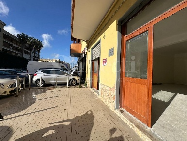 Foto Negozio in Adda, Marano di Napoli di 70 m² con 1 locali in vendita