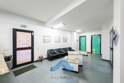 Foto Ufficio in via Ermete Novelli 6, Bergamo Stazione di 250 m² in vendita