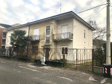 Foto Villa unifamiliare in strada Massara, Novara di 200 m² con 4 locali