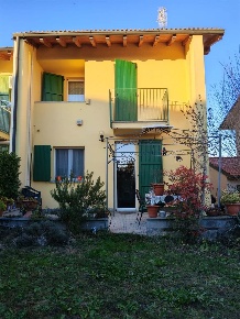 Foto Villa a schiera a Pianengo di 110 m² con 4 locali in vendita