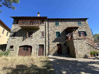 Foto Case semi ndipendenti a Cortona di 167 m² con 2 locali in vendita