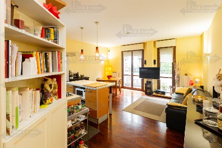 Foto Appartamento in via Nino Oxilia  24, Milano Pasteur di 86 m²