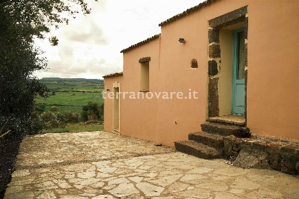 Foto Villa unifamiliare a Bulzi di 184 m² con 7 locali in vendita