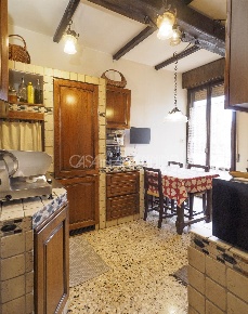 Foto Appartamento a Modena Centro Storico di 106 m² con 4 locali in vendita