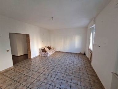 Foto Appartamento a Maiolati Spontini Moie di 92 m² con 6 locali in vendita