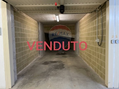 Foto Box a Vado Ligure Vado Centro di 28 m² con 1 locali in vendita