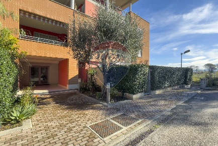 Foto Appartamento a Roma Ponte di Nona di 99 m² con 6 locali in vendita