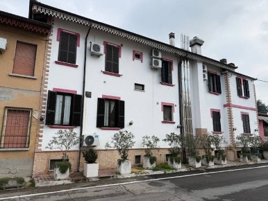 Foto Attività commerciale a Ostiglia Centro di 190 m² con 2 locali